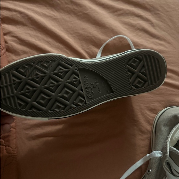 Converse High-Top Sneakers in Beige and White - Picture 4 of 5